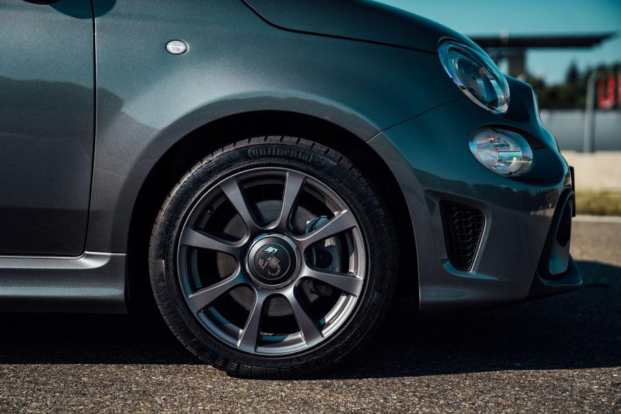 Детали экстерьера Abarth 595C (312) 2016 года  (WW) (фото 14 из 26)